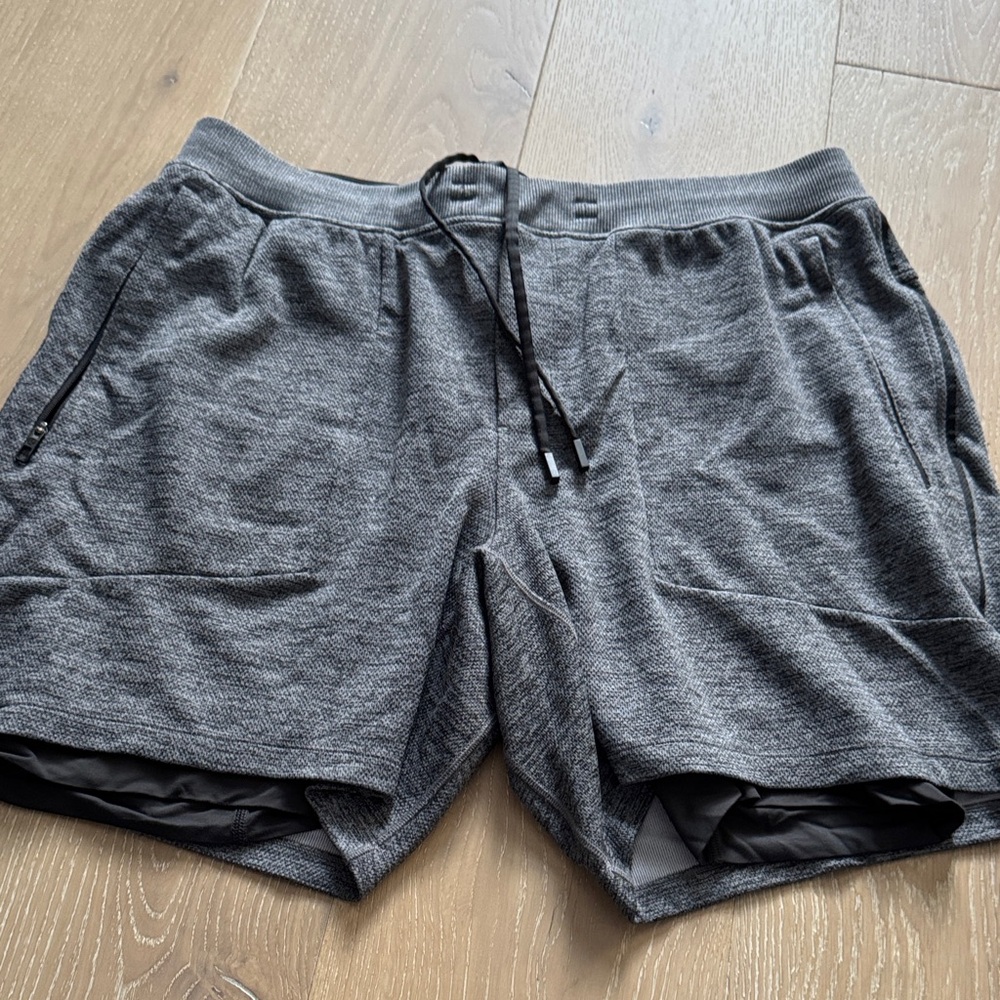 Lululemon Men's Gray Athletic Shorts (lined)